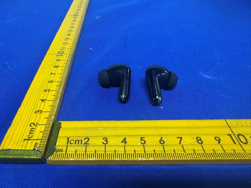 Bluetooth Earphones - FCC ID 2BXMY-A1X - YUN GRACE TECHNOLOGIES LLC (3)