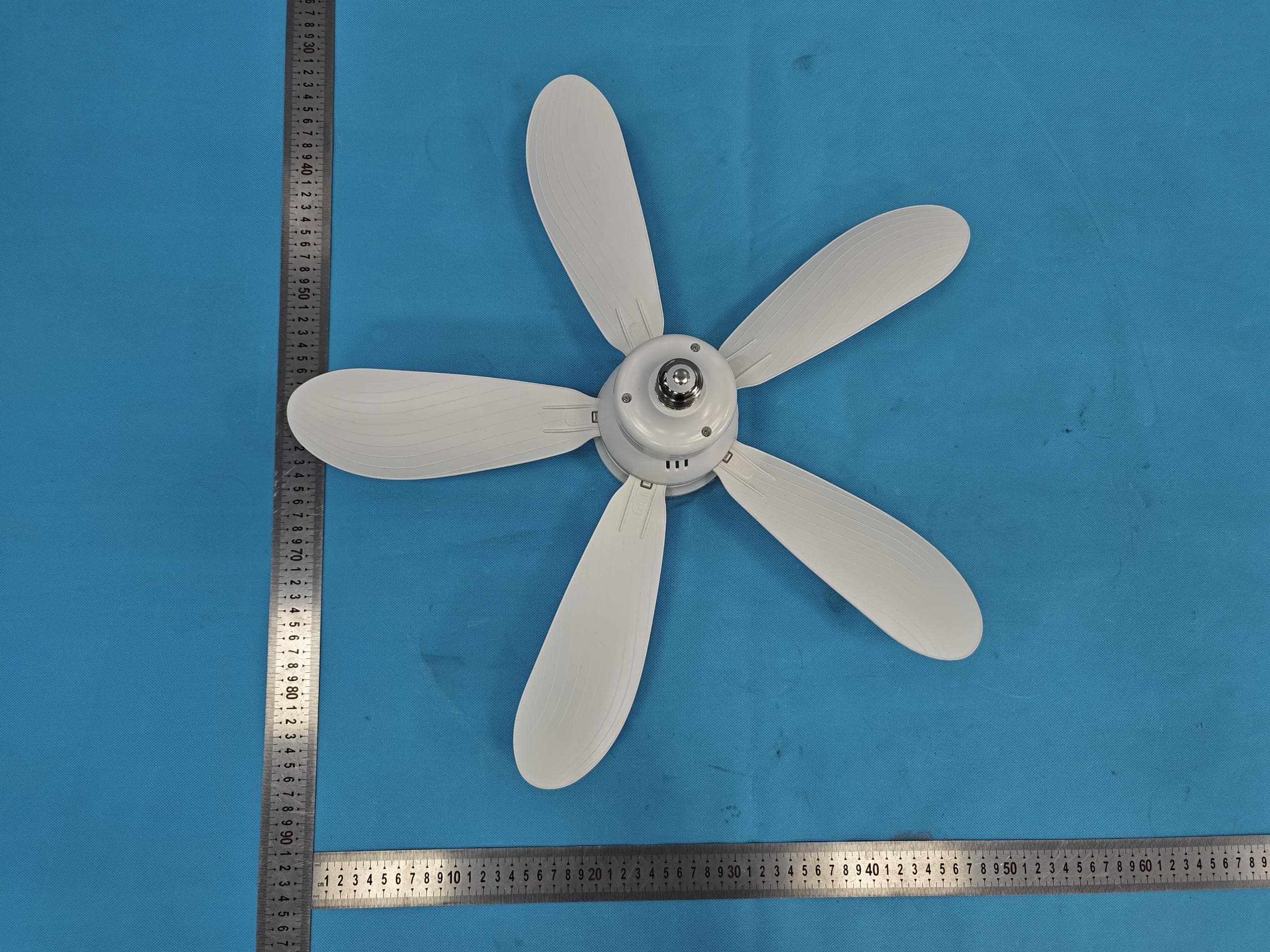 Bluetooth music fan light - FCC ID 2BXN2-FS5YHXLY - Zhongshan Guzhen Dikas lighting factory