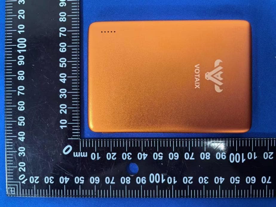 Ultral Slim Magnetic Wireless Powerbank V12 - FCC ID 2BXN8-V12 - Shenzhen Votaix Technology Co.,Ltd (5)