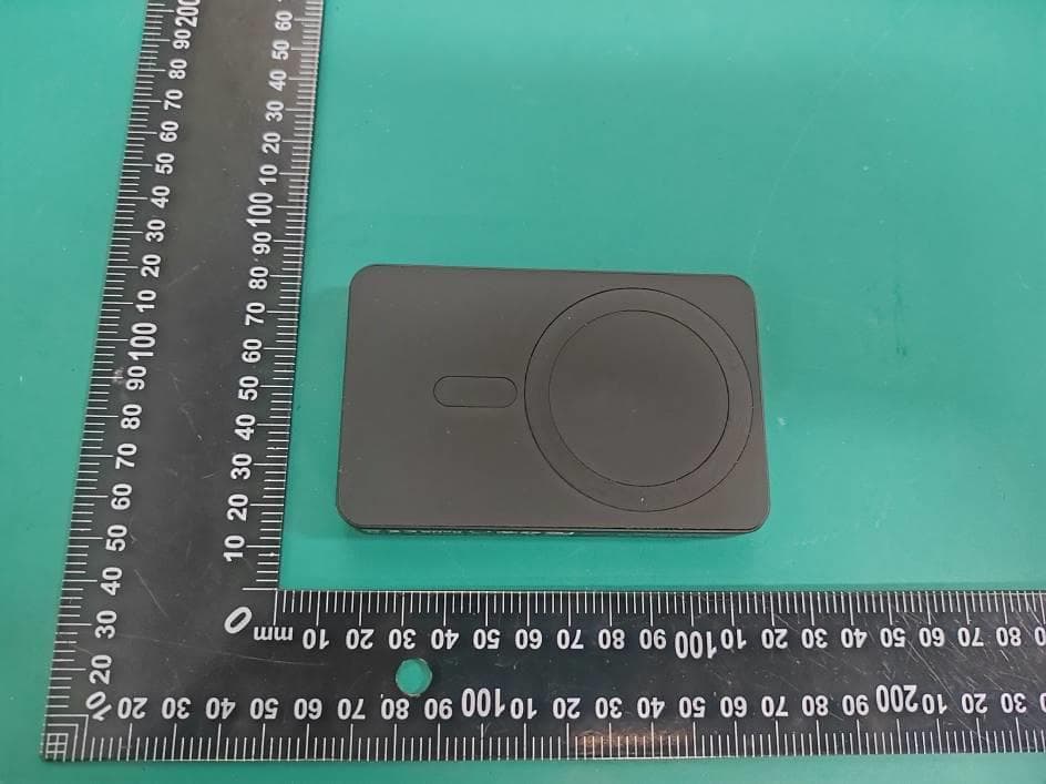 Magnetic Wireless Charging Power Bank - FCC ID 2BXOR-P32-1 - Shenzhen Zhuopai Digital Technology Co.,Ltd (2)