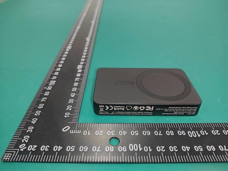 Magnetic Wireless Charging Power Bank - FCC ID 2BXOR-P32-1 - Shenzhen Zhuopai Digital Technology Co.,Ltd (5)