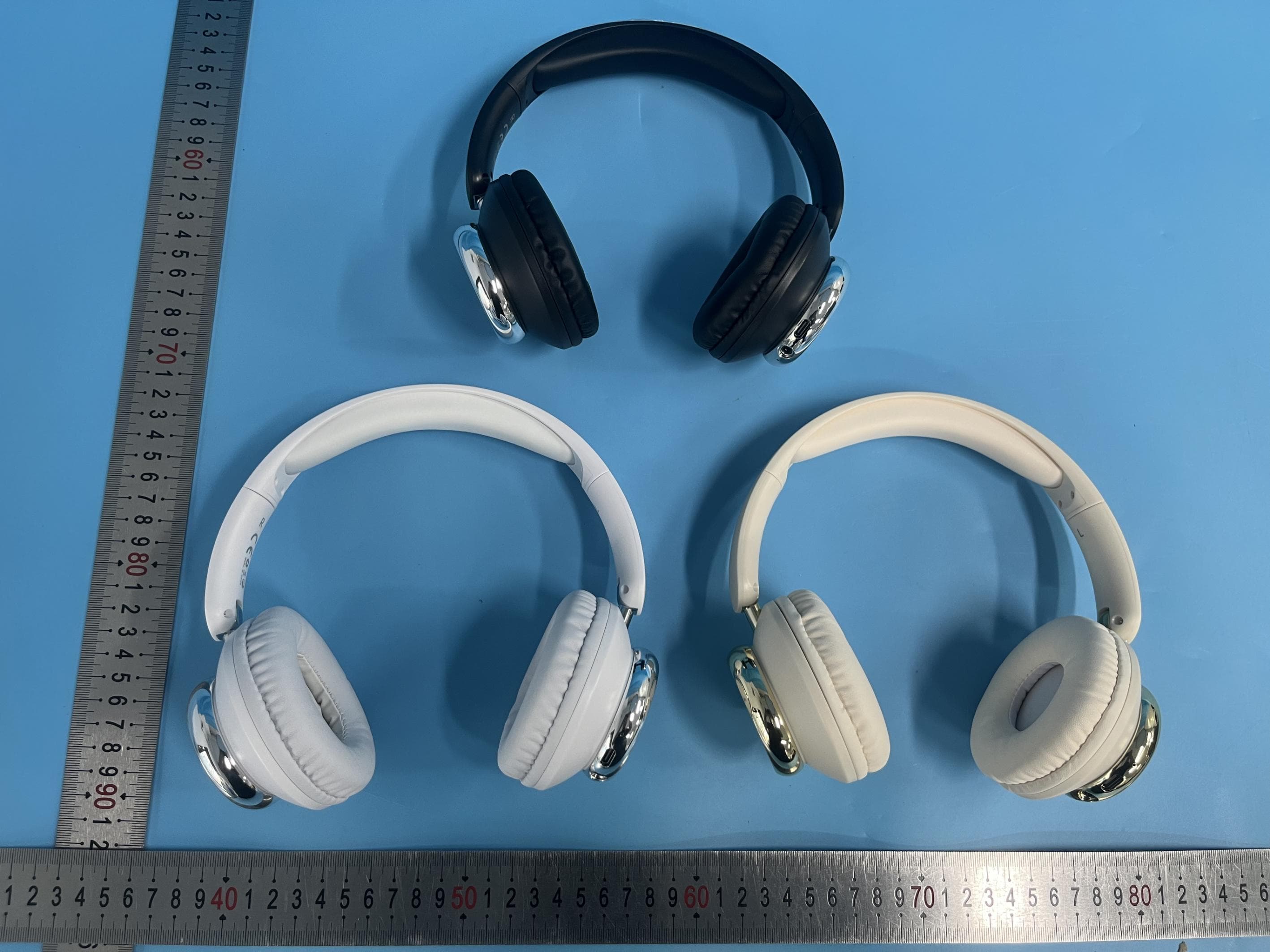 Bluetooth headset - FCC ID 2BXRU-V901 - Shantou Yipai Technology Co., Ltd. (2)