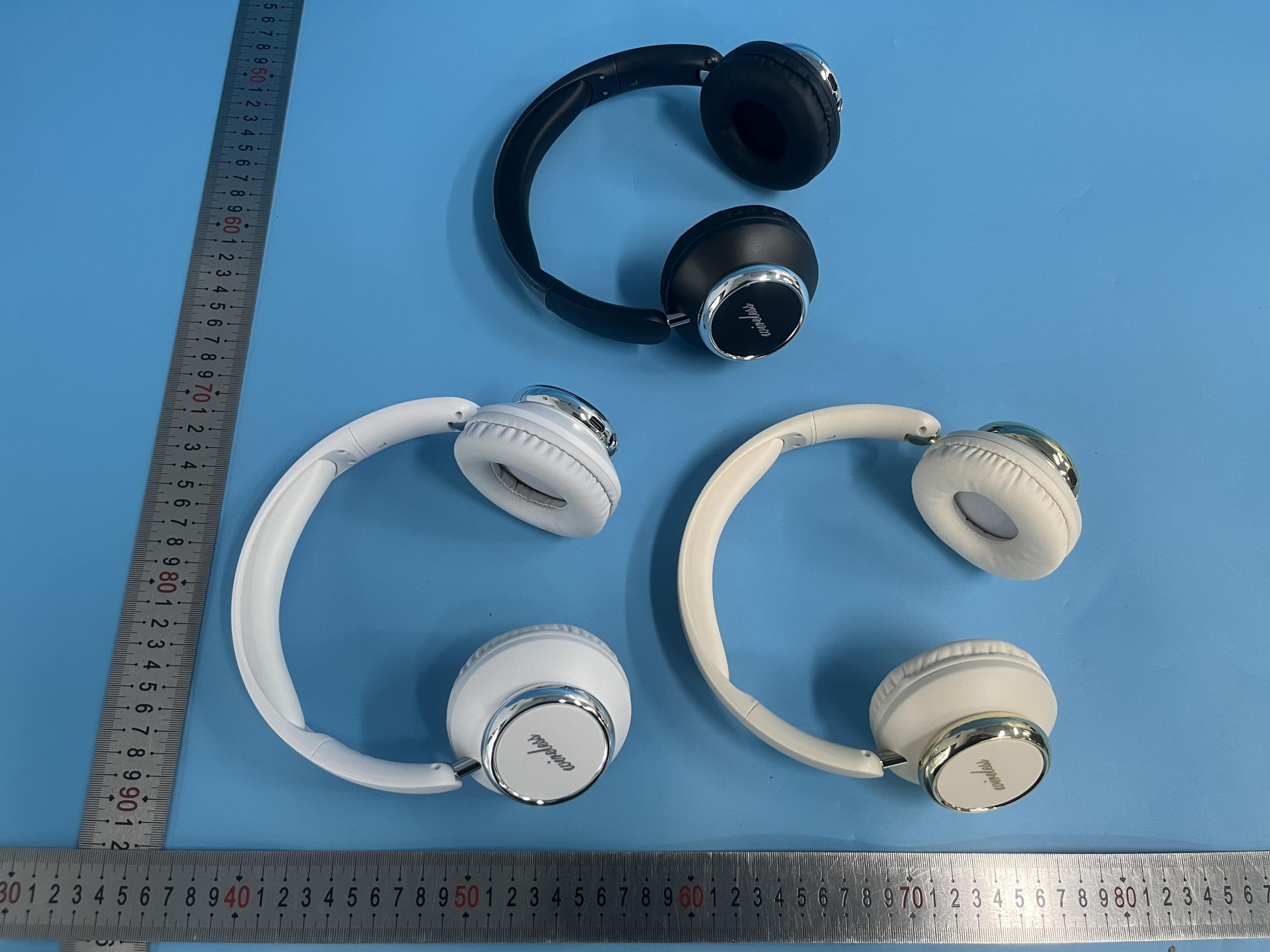 Bluetooth headset - FCC ID 2BXRU-V901 - Shantou Yipai Technology Co., Ltd. (3)