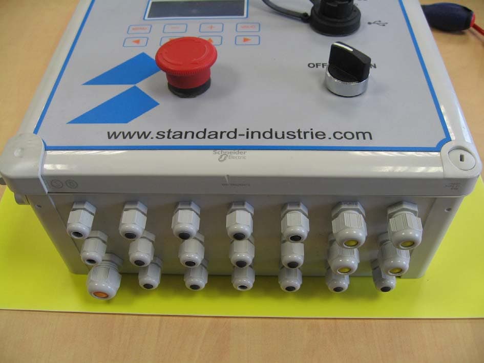 CONTROL PANEL FOR AIRCHOC WIRELESS APPLICATION - FCC ID A29-COFACWCA - Standard Industrie (3)