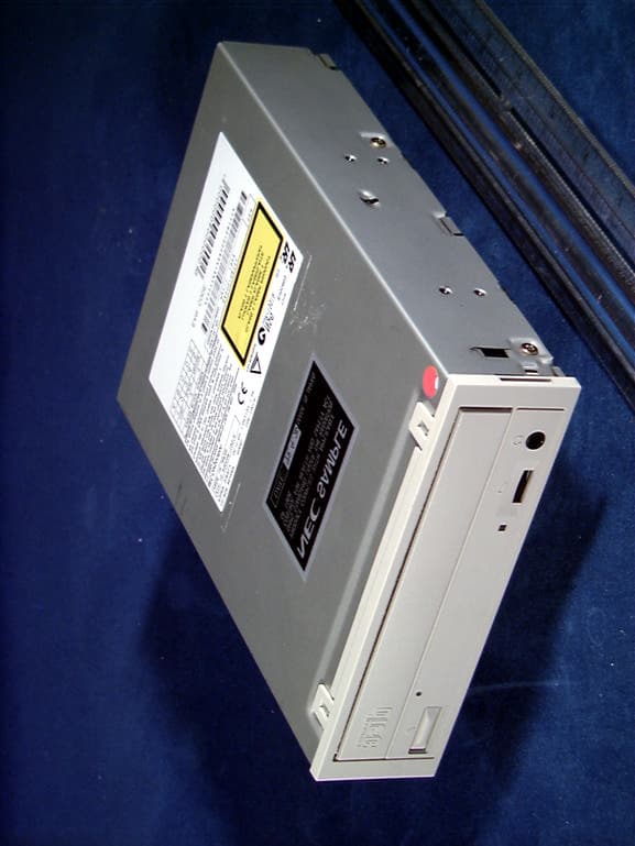 Internal 32x IDE CD-ROM Reader - FCC ID A3DCDR-1901A - NEC Display Solutions of America, Inc. (3)