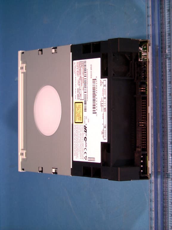 Internal IDE CD-ROM Reader (40x) - FCC ID A3DCDR-3001A - NEC Display Solutions of America, Inc. (4)