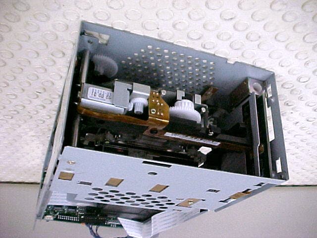 TRAVAN NS LOADER (SCSI DEVICE) - FCC ID A3DTL620NS - NEC Display Solutions of America, Inc. (2)