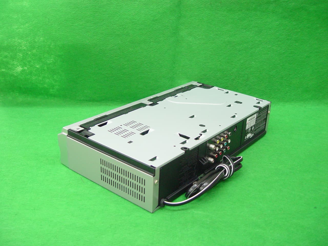 DVD/ VHS DUAL DECK - FCC ID A3L2004KAISER2 - Samsung Electronics Co Ltd (2)