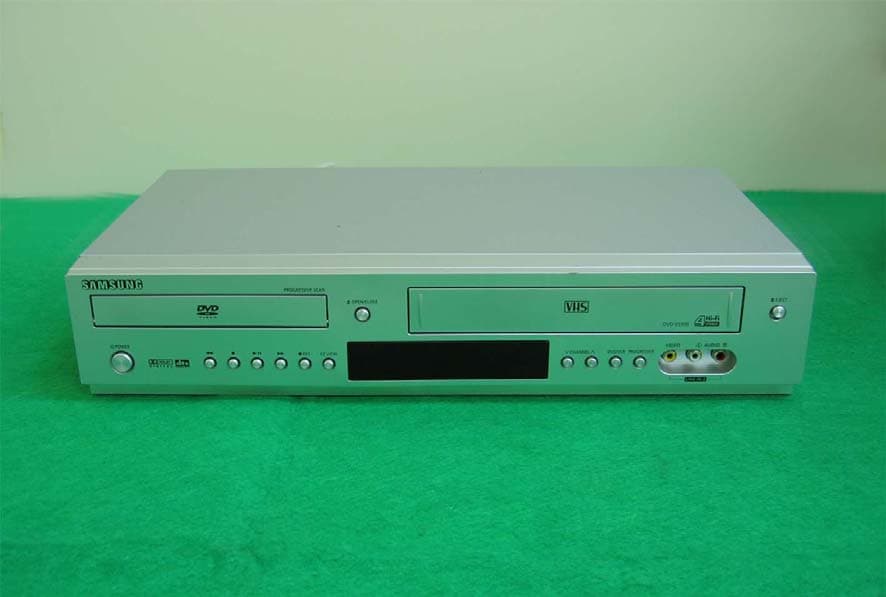 DVD Player/ Video Cassette Recorder - FCC ID A3L2005ZEUS - Samsung Electronics Co Ltd (2)