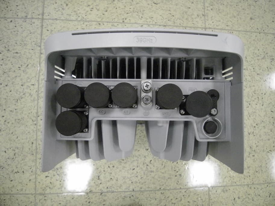 5G Base Station - FCC ID A3LAT1K06-A00 - Samsung Electronics Co Ltd (4)