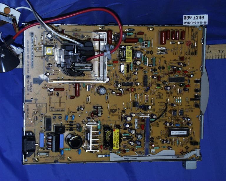 15 INCHES COLOR MONITOR - FCC ID A3LCHB570 - Samsung Electronics Co Ltd (3)