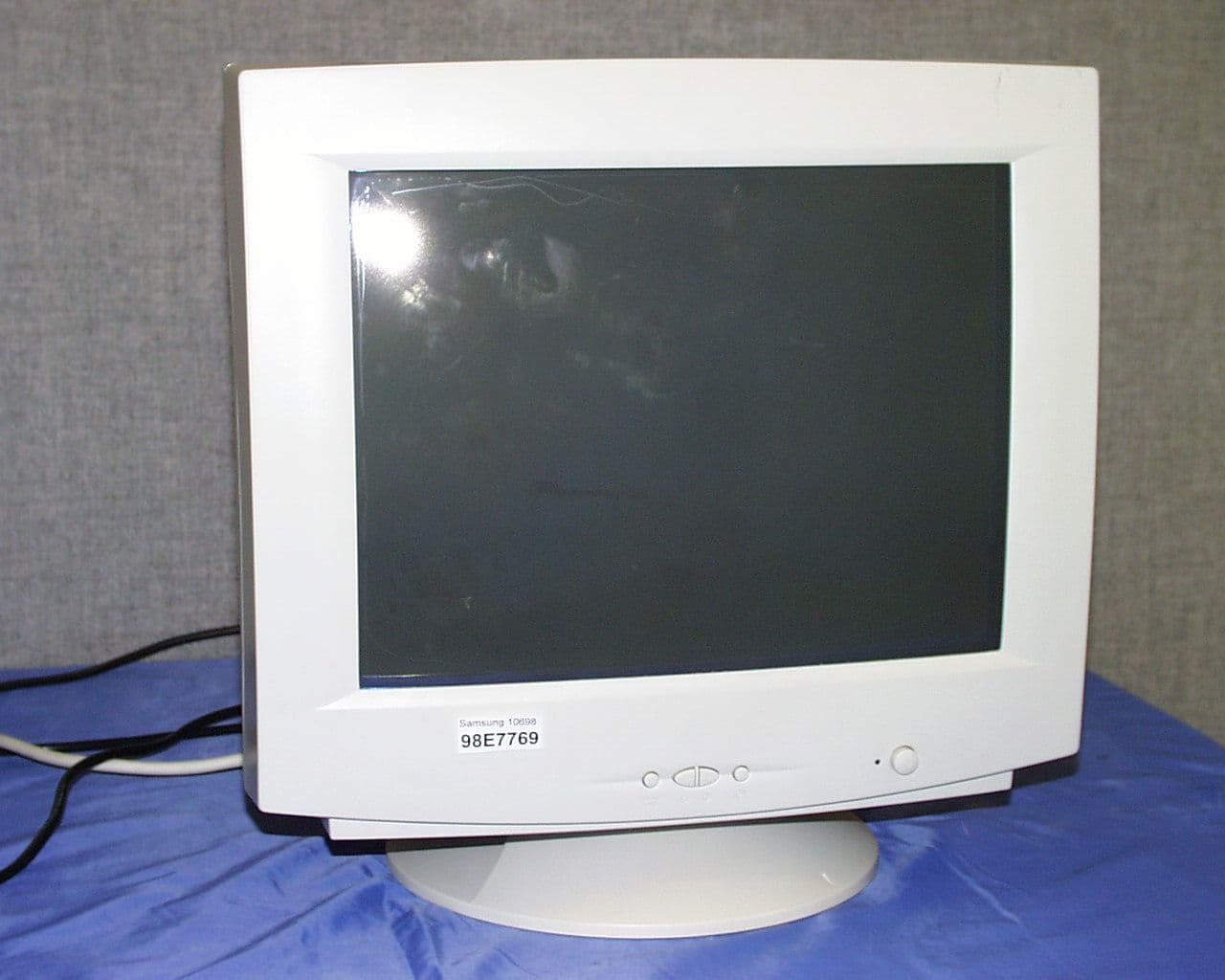 17 INCHES MONITOR - FCC ID A3LCHC722 - Samsung Electronics Co Ltd