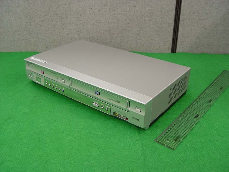 DVD Player/ Video Cassette Recorder - FCC ID A3LDVDV4800 - Samsung Electronics Co Ltd (3)