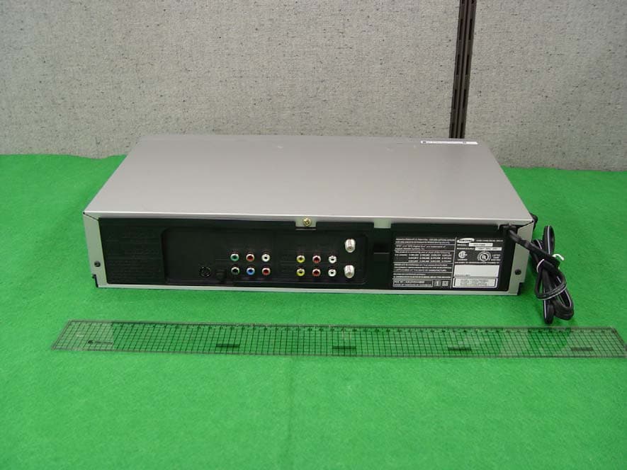DVD Player/ Video Cassette Recorder - FCC ID A3LDVDV4800 - Samsung Electronics Co Ltd (2)