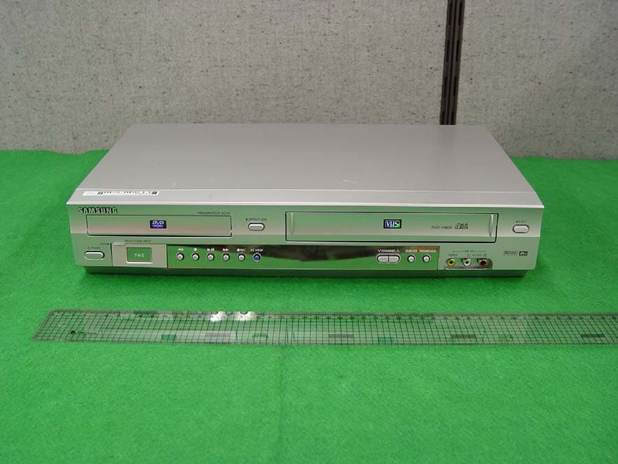 DVD Player/ Video Cassette Recorder - FCC ID A3LDVDV4800 - Samsung Electronics Co Ltd (1)