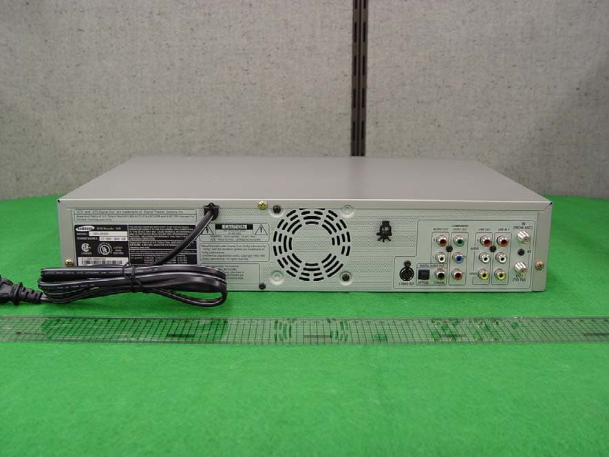 DVD Recorder/ Video Cassette Recorder - FCC ID A3LDVDVR300 - Samsung Electronics Co Ltd (1)