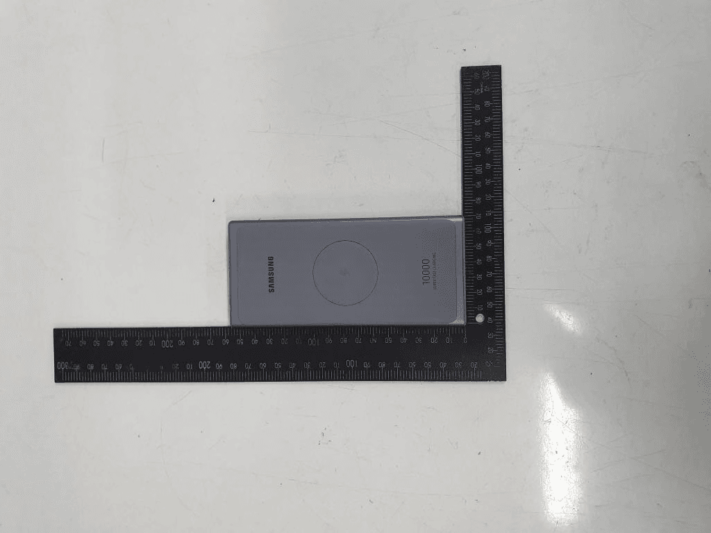 WIRELESS battery pack - FCC ID A3LEBU3300 - Samsung Electronics Co Ltd (4)