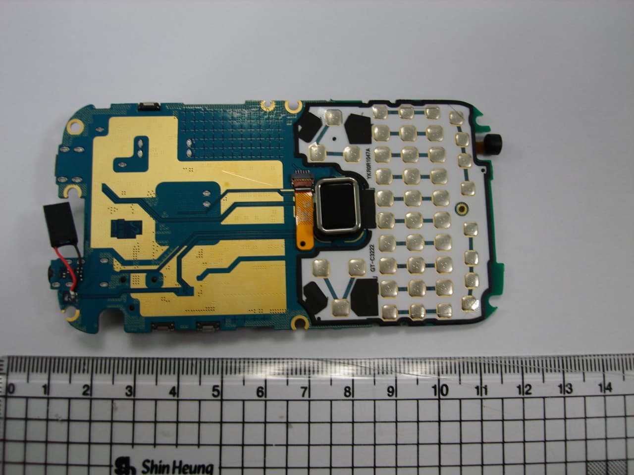 850/1900 GSM/GPRS PHONE WITH BLUETOOTH AND WLAN - FCC ID A3LGTC3222W - Samsung Electronics Co Ltd (1)