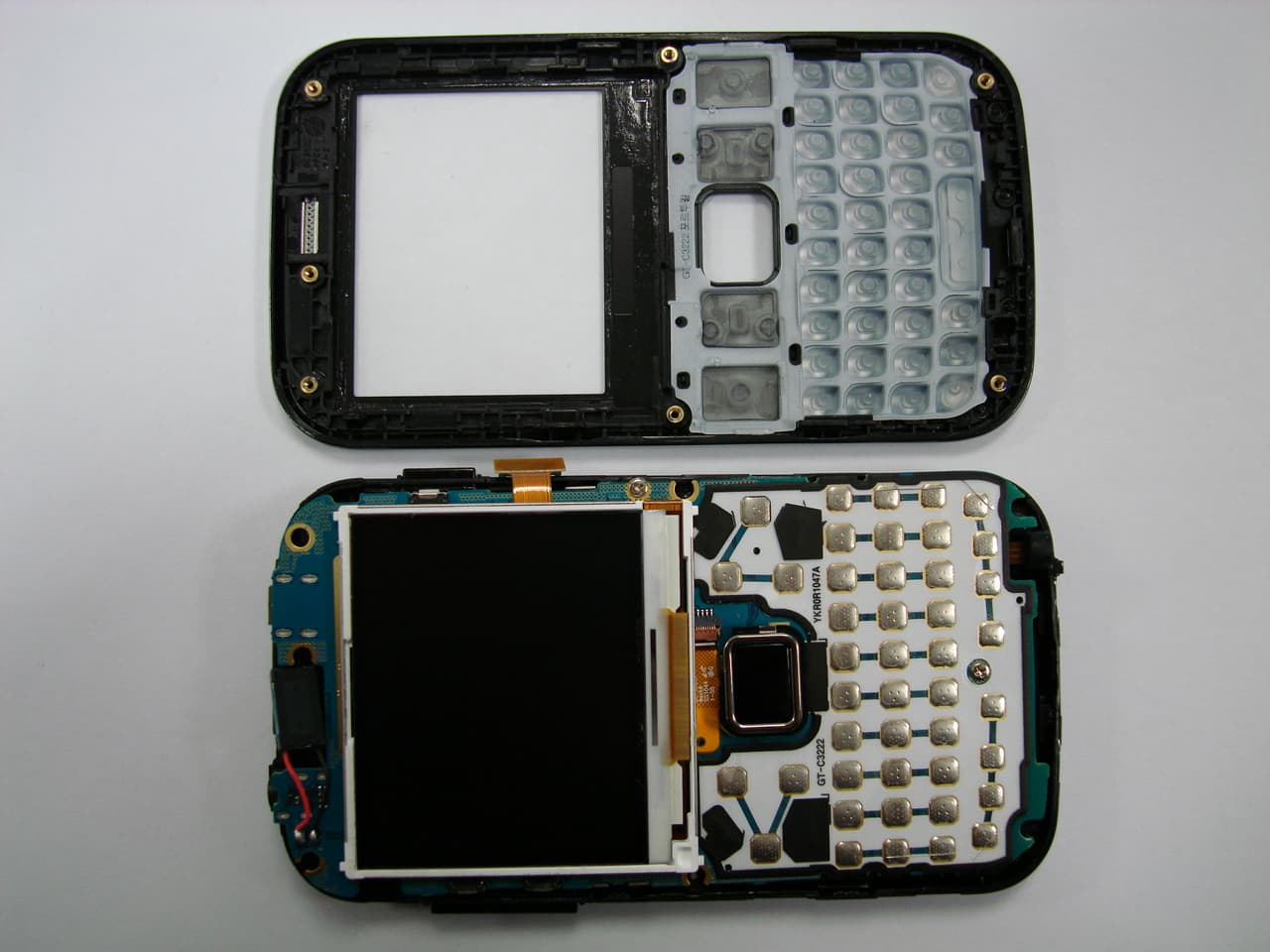 850/1900 GSM/GPRS PHONE WITH BLUETOOTH AND WLAN - FCC ID A3LGTC3222W - Samsung Electronics Co Ltd (5)