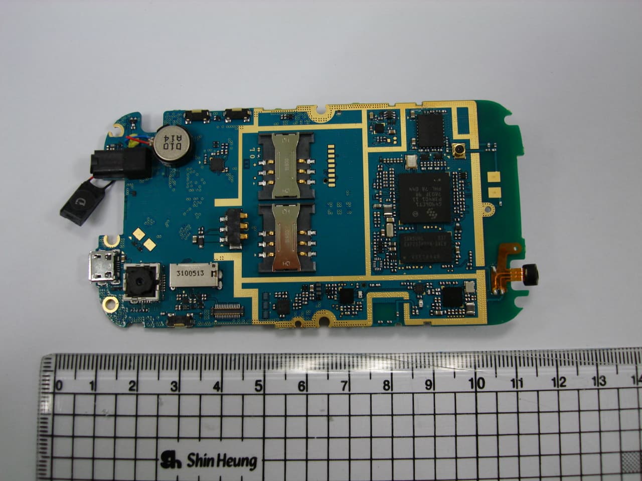 850/1900 GSM/GPRS PHONE WITH BLUETOOTH AND WLAN - FCC ID A3LGTC3222W - Samsung Electronics Co Ltd (3)