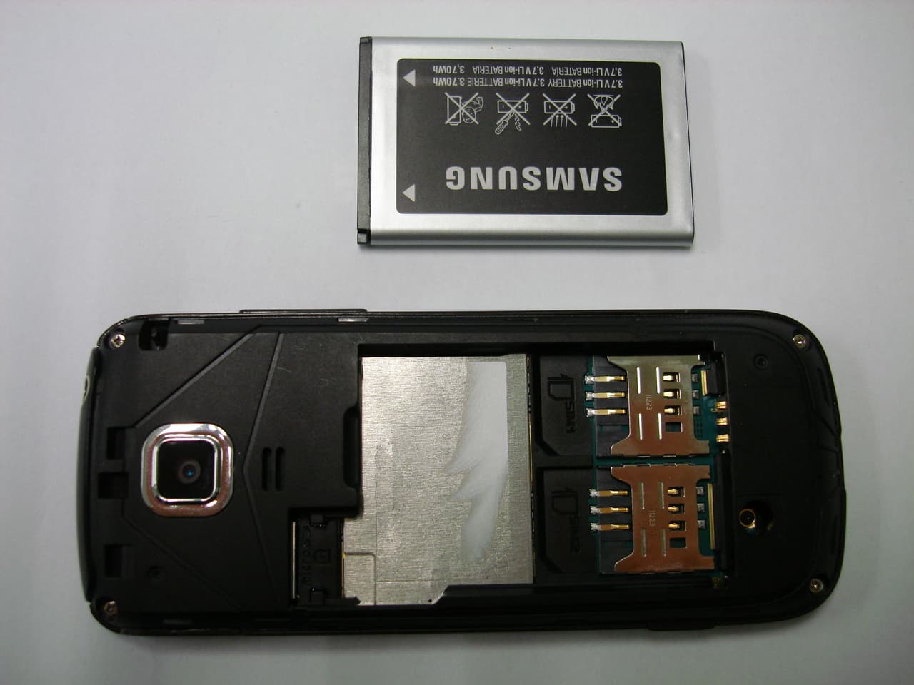 Portable Handset with Multi-Band GSM and Bluetooth - FCC ID A3LGTC3782 - Samsung Electronics Co Ltd (1)