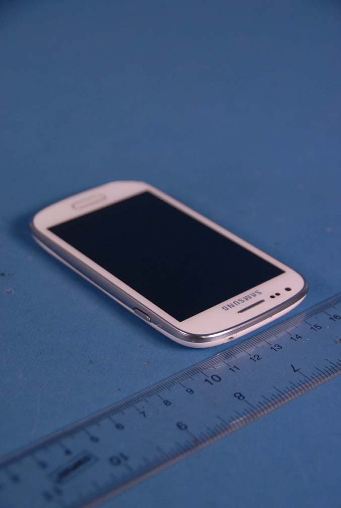 Cellular/ PCS GSM/ EDGE and PCS WCDMA Phone with WLAN and Bluetooth - FCC ID A3LGTI8190 - Samsung Electronics Co Ltd (1)