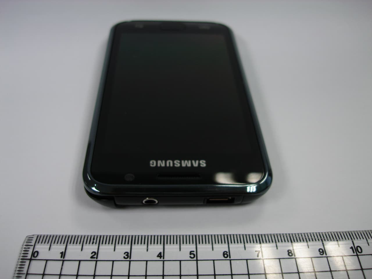 Cellular/PCS GSM/EDGE and PCS WCDMA Phone with WLAN and Bluetooth - FCC ID A3LGTI9000 - Samsung Electronics Co Ltd (2)
