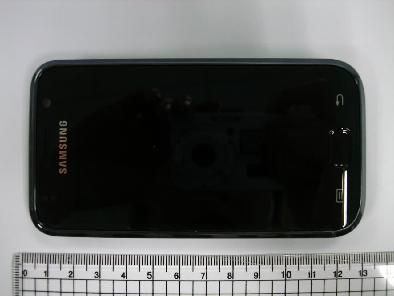 Cellular/PCS GSM/EDGE and PCS WCDMA Phone with WLAN and Bluetooth - FCC ID A3LGTI9000 - Samsung Electronics Co Ltd (4)