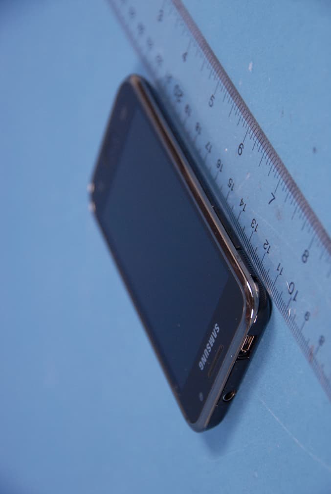 Cellular/PCS GSM/EDGE and PCS WCDMA Phone with WLAN and Bluetooth - FCC ID A3LGTI9001 - Samsung Electronics Co Ltd (4)