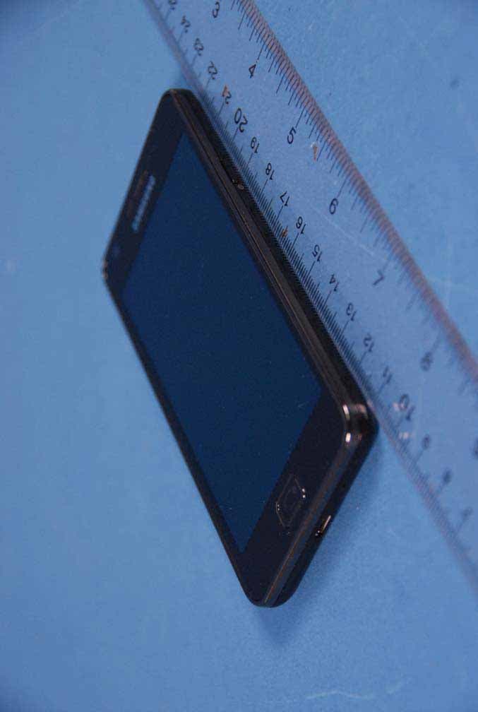 Cellular/PCS WCDMA/GSM/EDGE Phone with WLAN, RFID and Bluetooth - FCC ID A3LGTI9100P - Samsung Electronics Co Ltd (2)