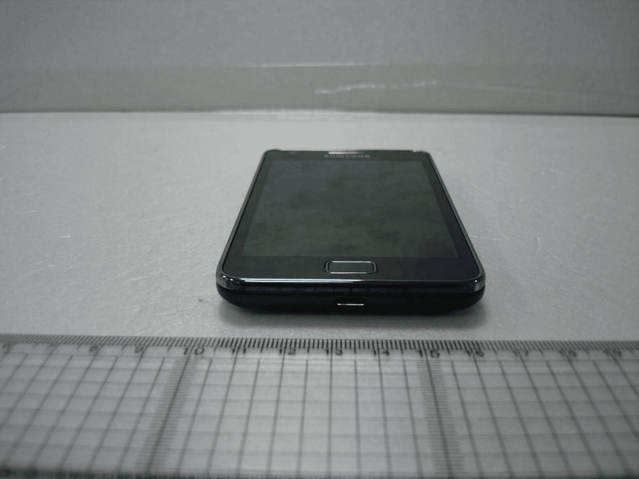 Mobile Phone - FCC ID A3LGTI9105P - Samsung Electronics Co Ltd (4)