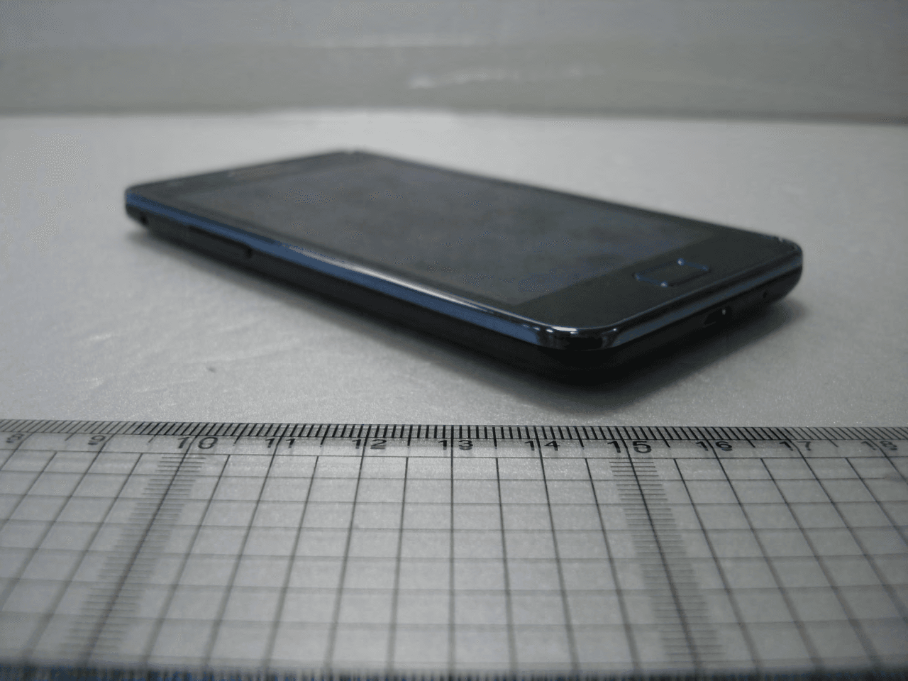 Mobile Phone - FCC ID A3LGTI9105P - Samsung Electronics Co Ltd (3)