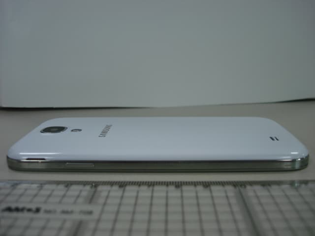 Multi-Band GSM/EDGE/LTE/WCDMA Phone with WLAN, Bluetooth and RFID - FCC ID A3LGTI9507 - Samsung Electronics Co Ltd (2)