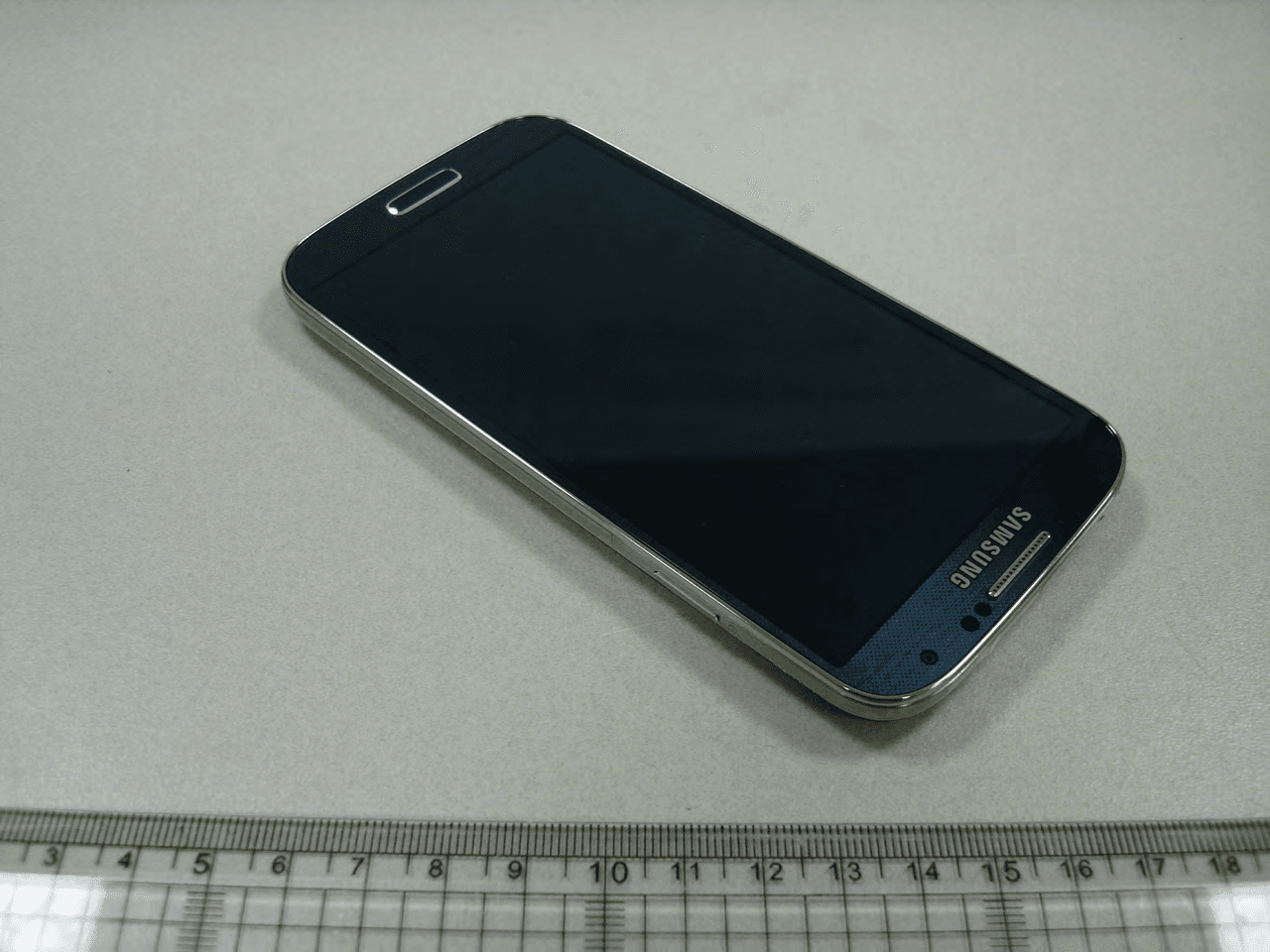 Multi-band GSM/EDGE/WCDMA/LTE Phone with WLAN, Bluetooth, RFID and ANT+ - FCC ID A3LGTI9515 - Samsung Electronics Co Ltd (3)