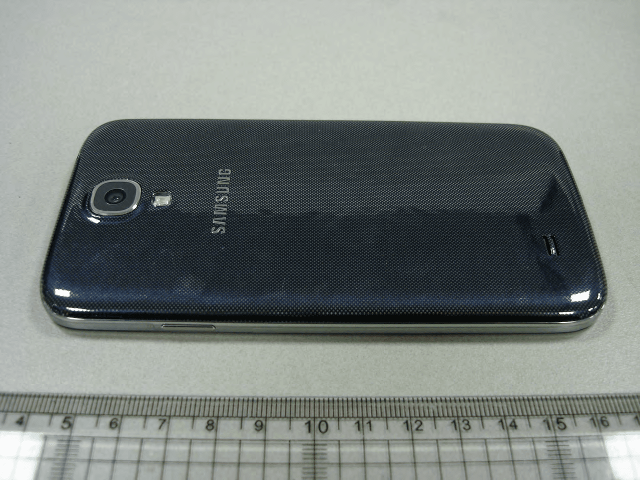 Multi-band GSM/EDGE/WCDMA/LTE Phone with WLAN, Bluetooth, RFID and ANT+ - FCC ID A3LGTI9515 - Samsung Electronics Co Ltd (1)