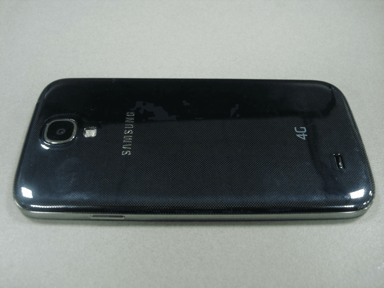 Multi band GSM/EDGE/UMTS/LTE Phone with WLAN, Bluetooth, RFID, and ANT+ - FCC ID A3LGTI9515L - Samsung Electronics Co Ltd (2)