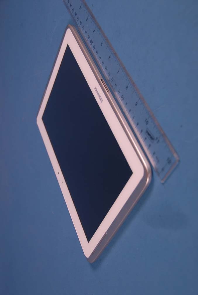 Portable Tablet PC with Cellular/ PCS GSM/ EDGE/ WCDMA, WLAN and Bluetooth - FCC ID A3LGTN8020 - Samsung Electronics Co Ltd (1)