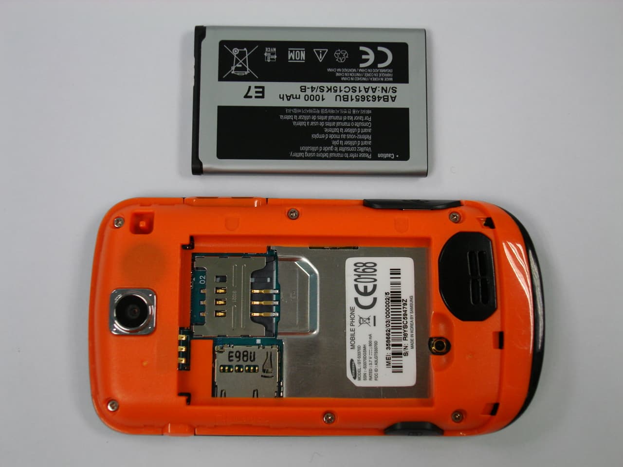Cellular/PCS GSM/EDGE Phone with Bluetooth - FCC ID A3LGTS3370D - Samsung Electronics Co Ltd (1)