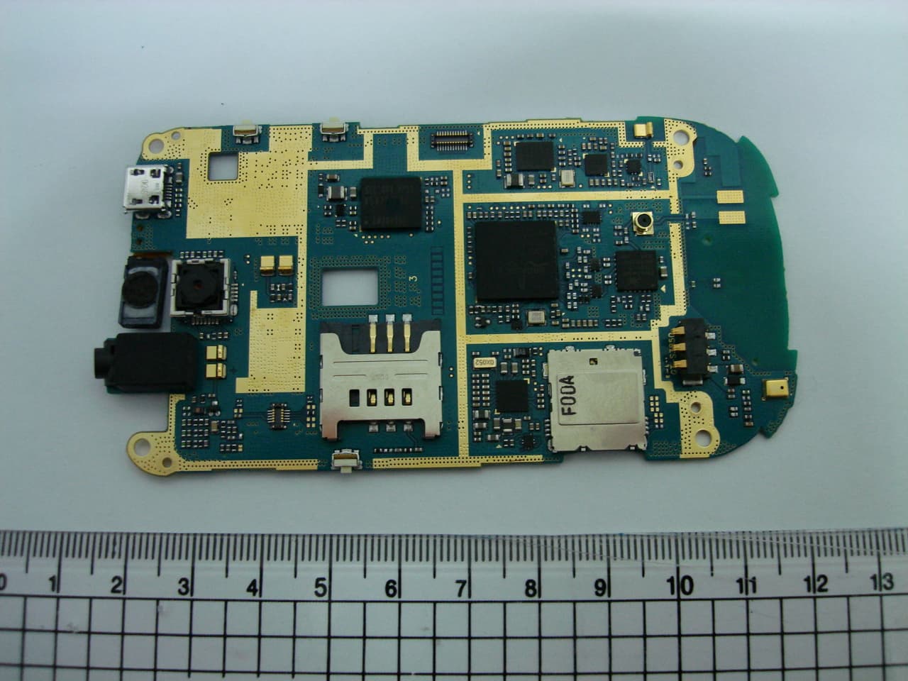 Cellular/PCS GSM Phone with WLAN and Bluetooth - FCC ID A3LGTS3850 - Samsung Electronics Co Ltd (3)