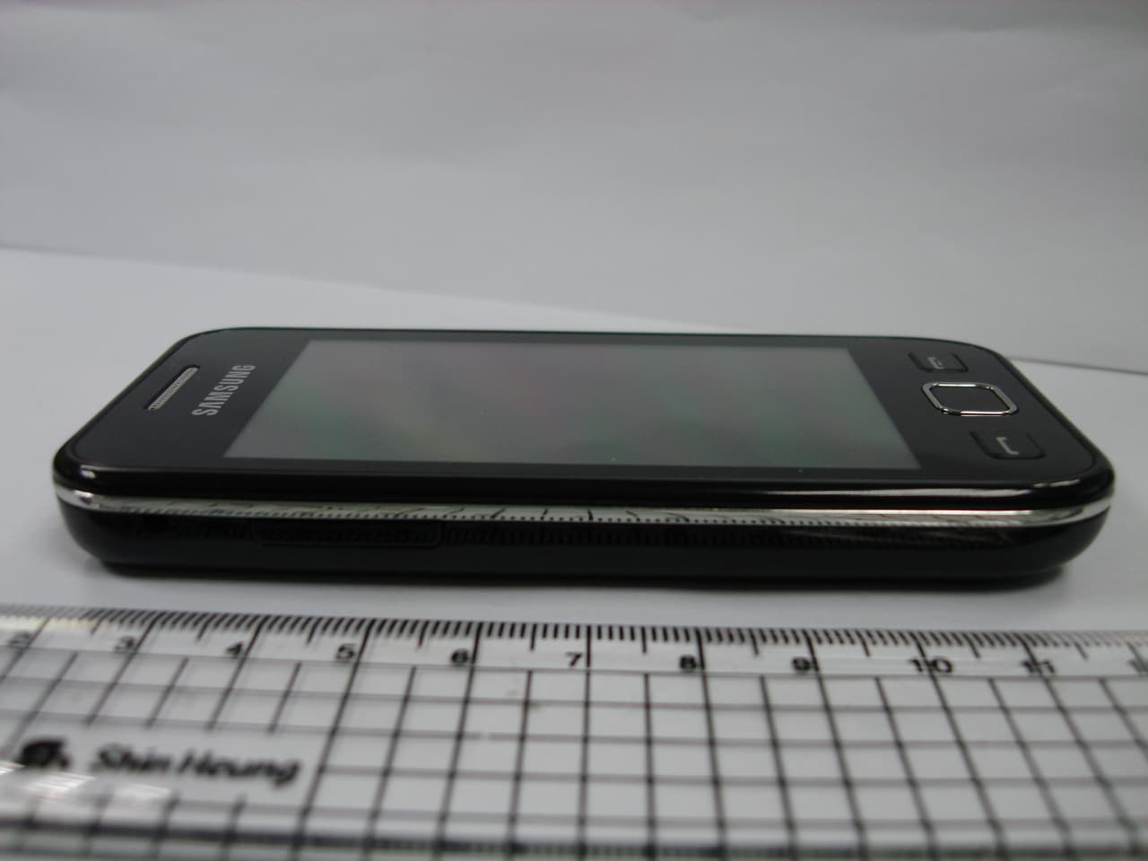 Cellular/PCS GSM/EDGE Phone with WLAN and Bluetooth - FCC ID A3LGTS5250 - Samsung Electronics Co Ltd (1)