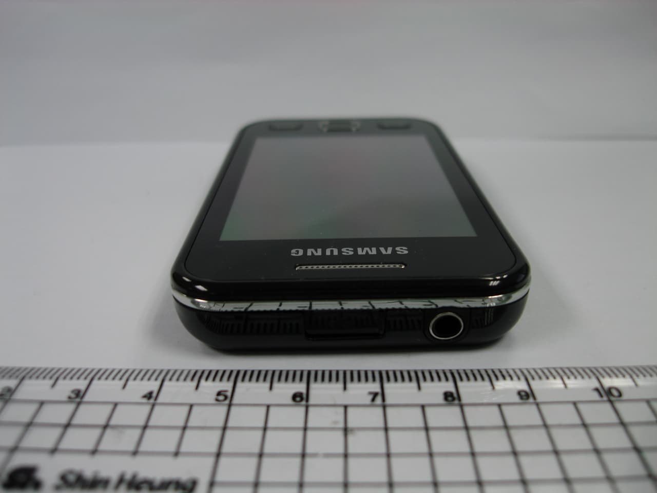 Cellular/PCS GSM/EDGE Phone with WLAN and Bluetooth - FCC ID A3LGTS5250 - Samsung Electronics Co Ltd (3)