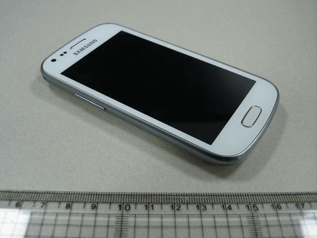 Mobile phone - FCC ID A3LGTS7580L - Samsung Electronics Co Ltd (1)