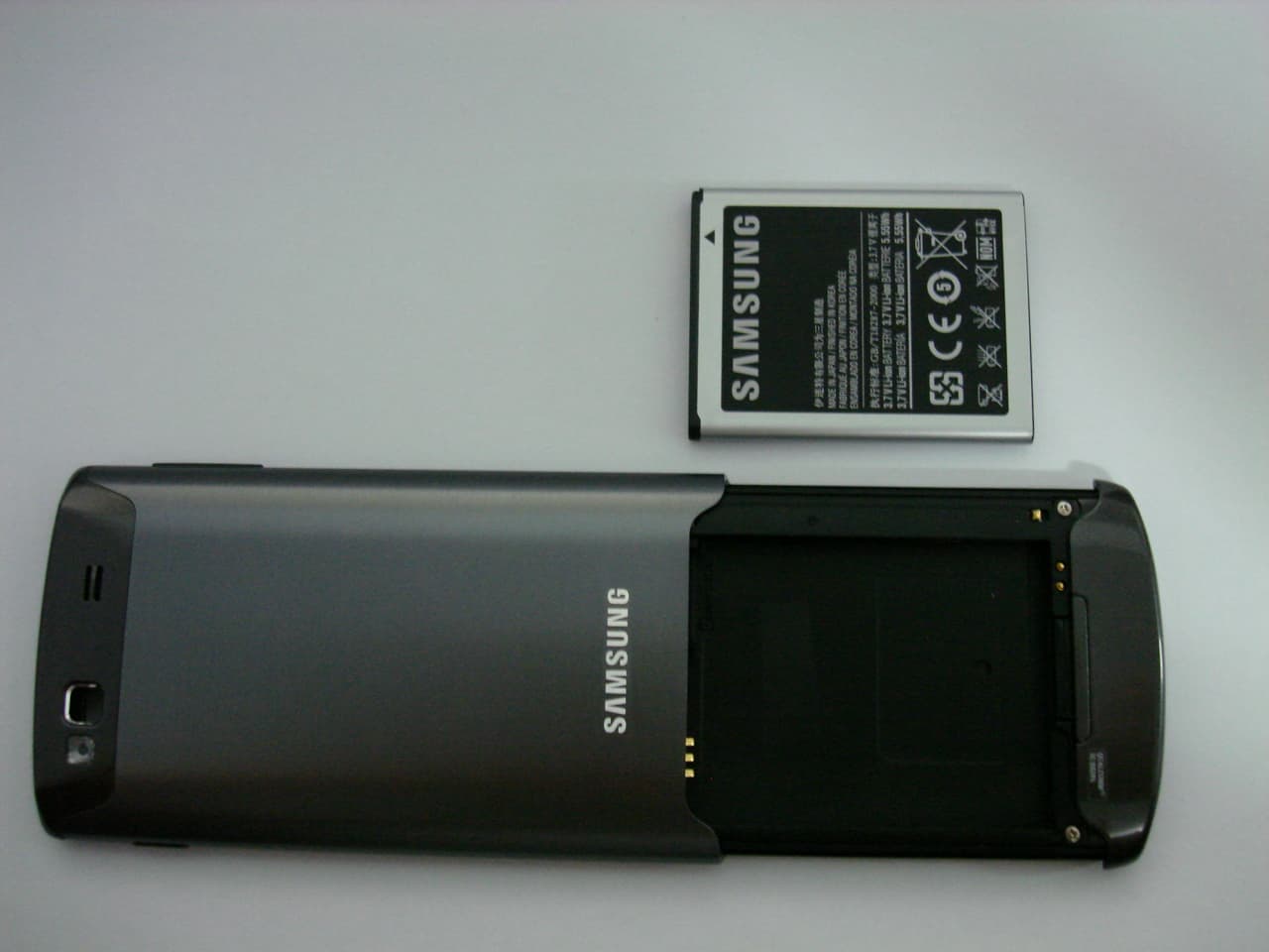 Cellular/PCS GSM Phone with WLAN and Bluetooth - FCC ID A3LGTS8600 - Samsung Electronics Co Ltd (1)