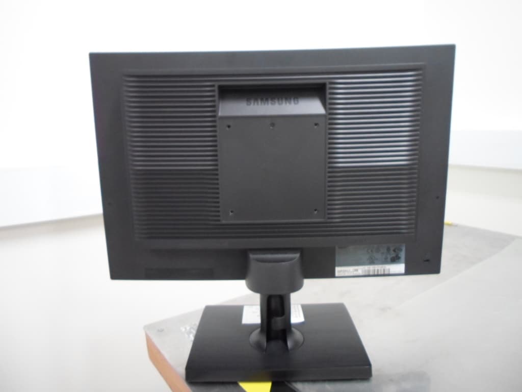 LCD monitor - FCC ID A3LLS19C20 - Samsung Electronics Co Ltd (1)