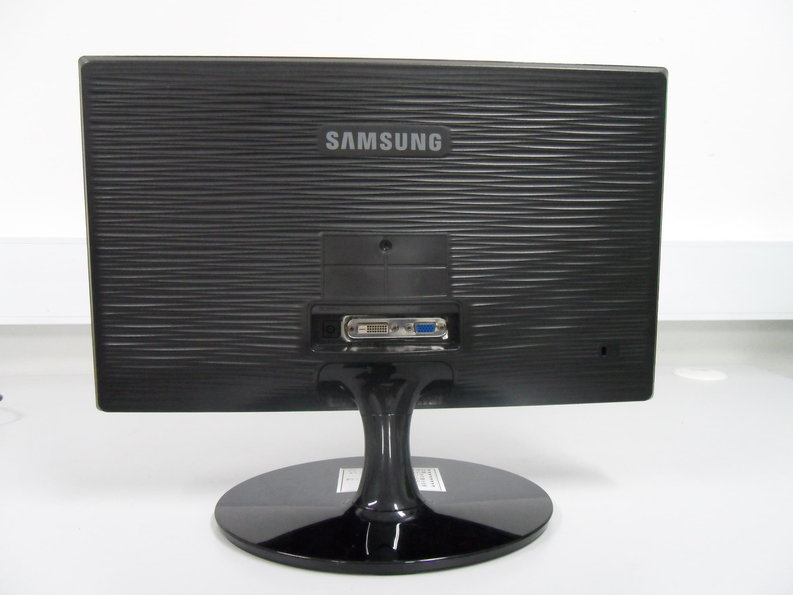 LCD monitor - FCC ID A3LLS20B300 - Samsung Electronics Co Ltd (1)