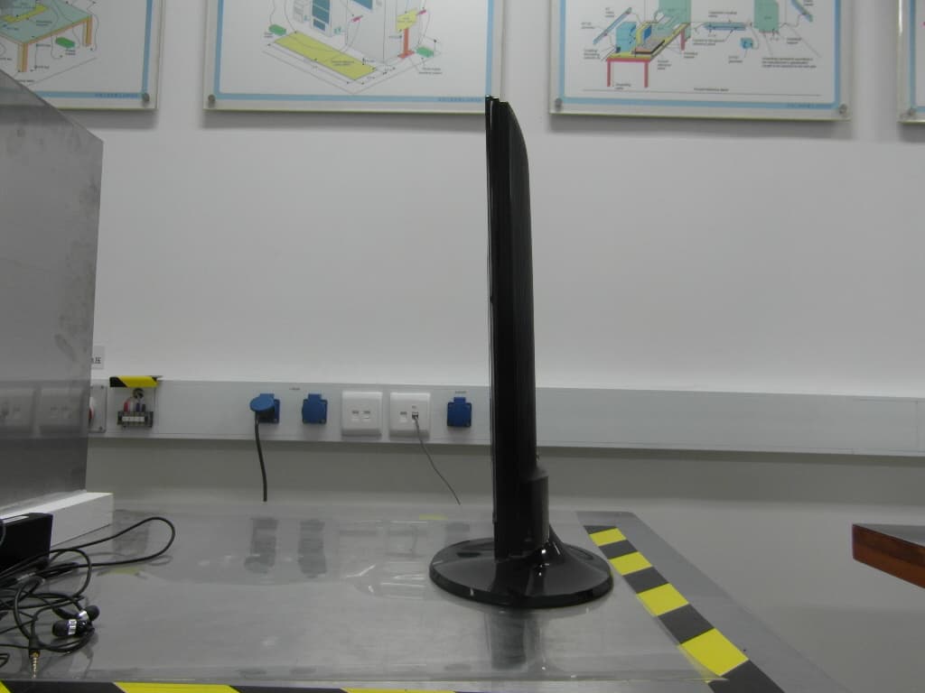 LCD monitor - FCC ID A3LLS23B550 - Samsung Electronics Co Ltd (2)