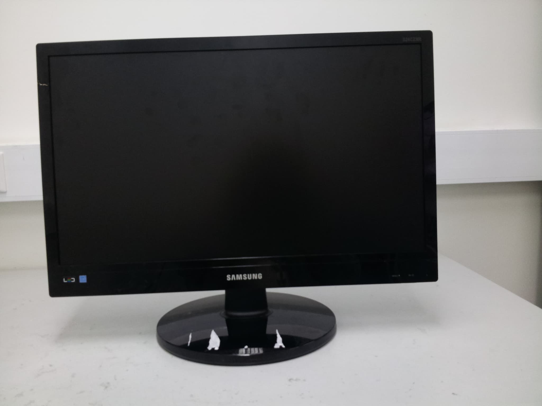 LCD monitor - FCC ID A3LLS24C230 - Samsung Electronics Co Ltd (4)