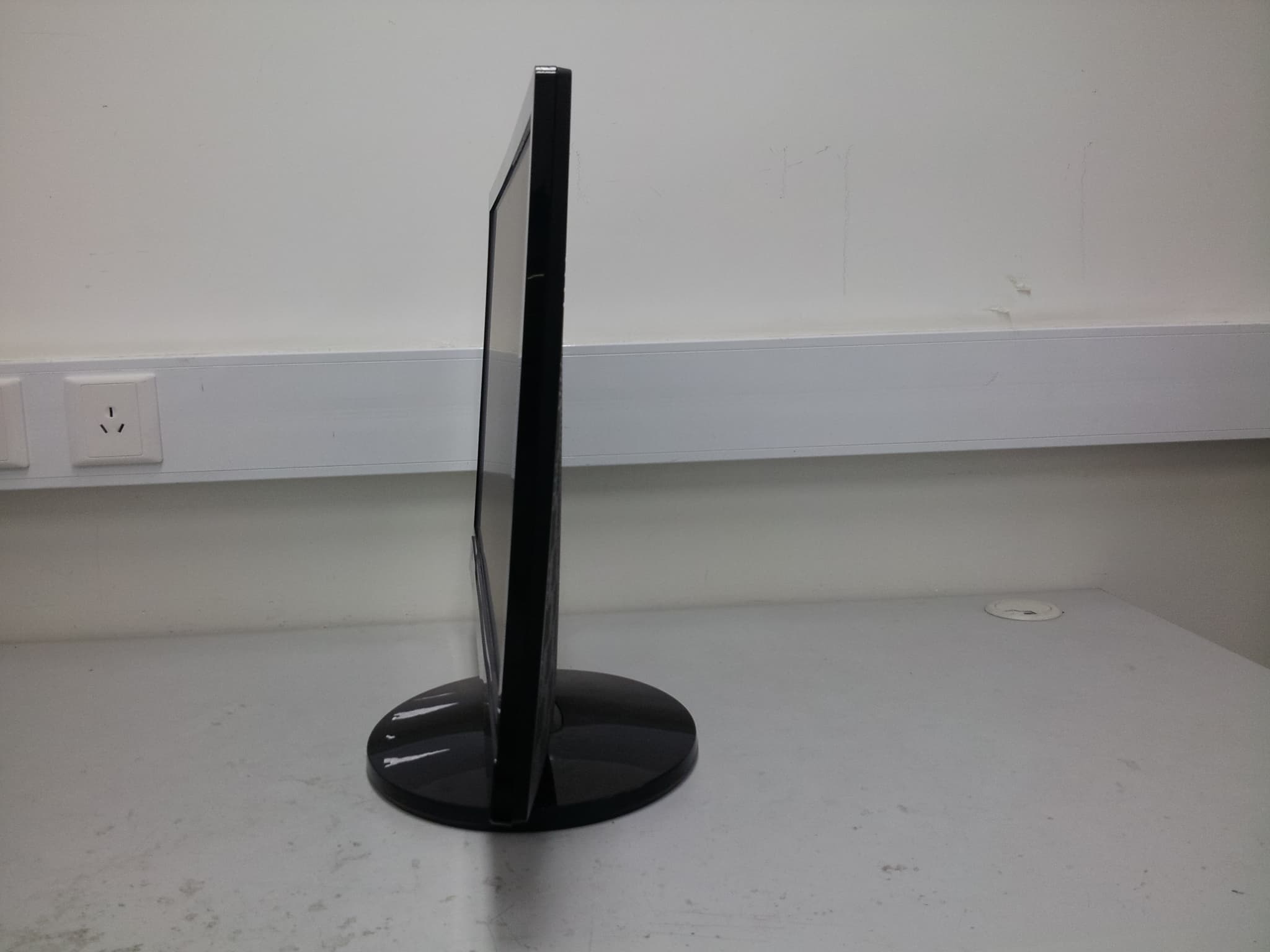 LCD monitor - FCC ID A3LLS24C230 - Samsung Electronics Co Ltd (2)