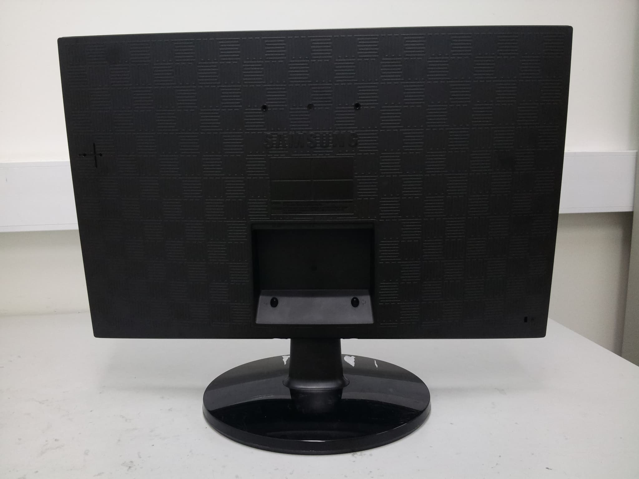 LCD monitor - FCC ID A3LLS24C230 - Samsung Electronics Co Ltd (3)