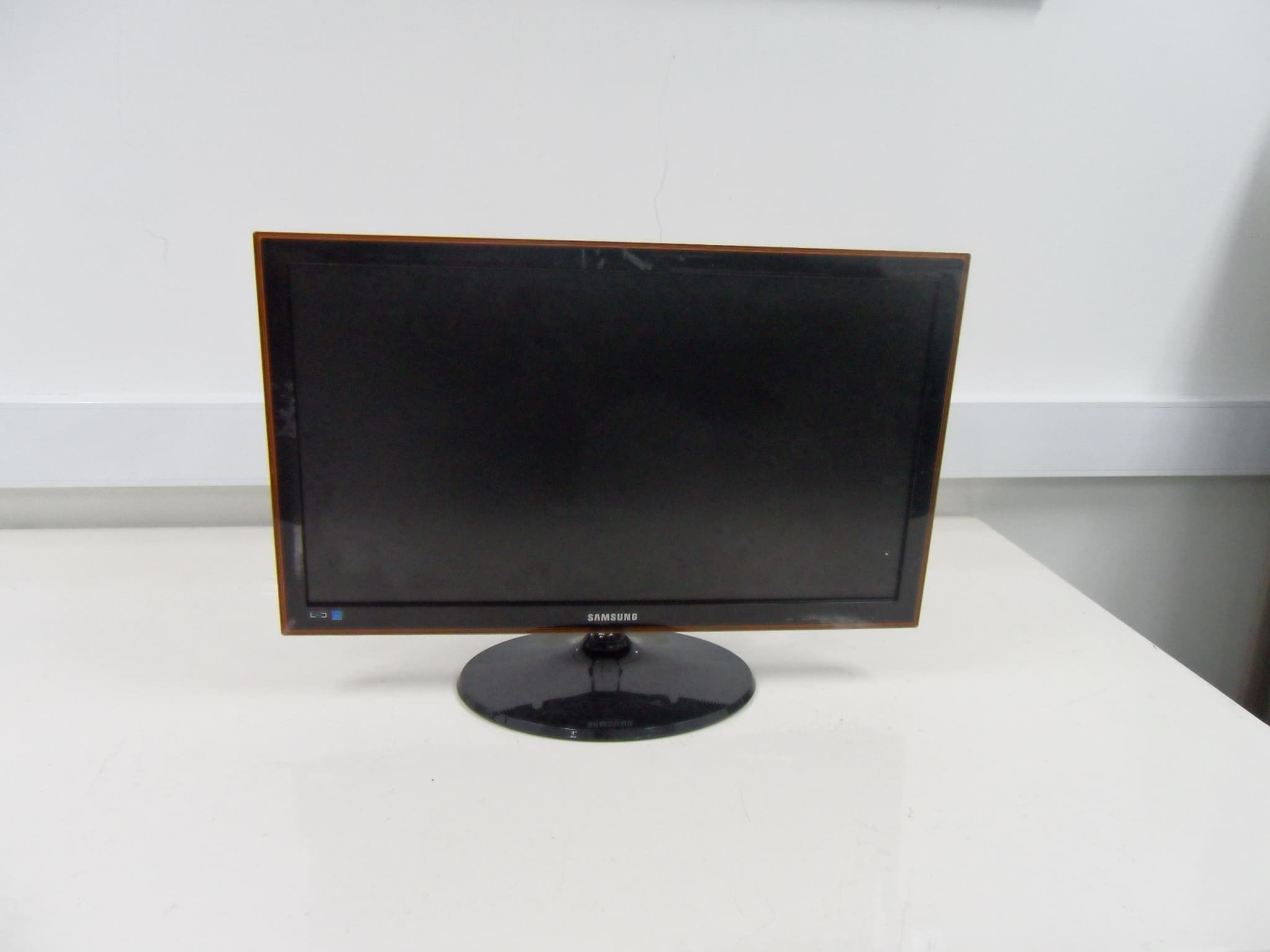 LCD monitor - FCC ID A3LLS27B550 - Samsung Electronics Co Ltd (2)